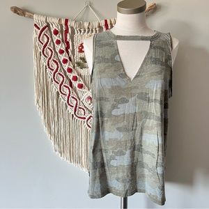 AEO sleeveless camo top